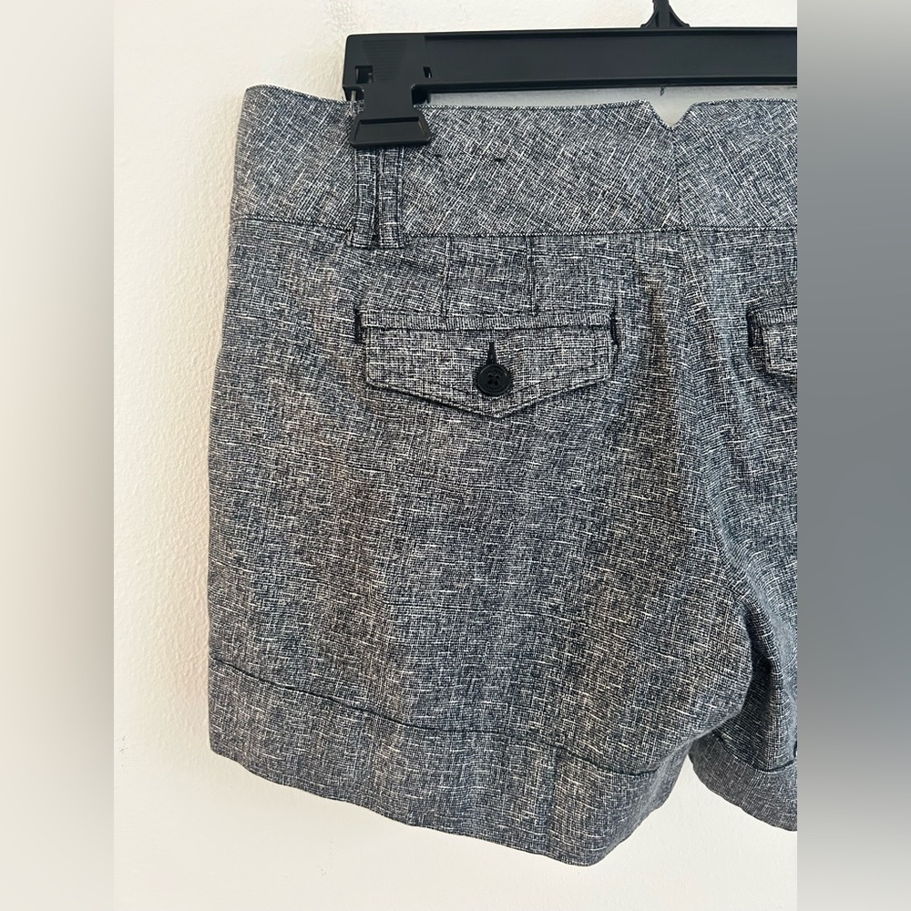 Express Black White Textured Cuffed Dress Shorts Size 6 - Picture 6 of 9